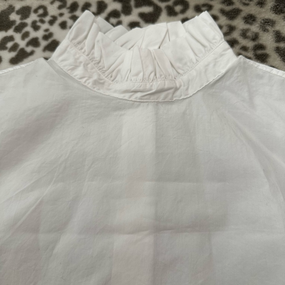 Frame Ruffle Mock Neck Sleeveless Blouse in White Size XS - Picture 6 of 16